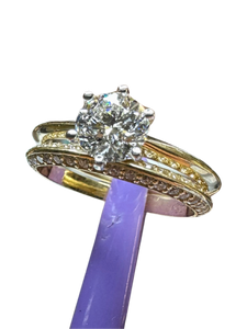 Alliance et bague de fiançailles