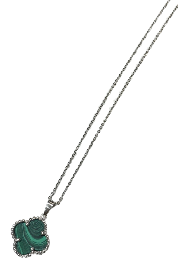 Chaîne et pendentif